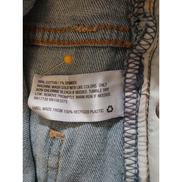 Universal Thread Vintage Straight Distressed Light Wash Denim Jeans 10/30R - Picture 9 of 10